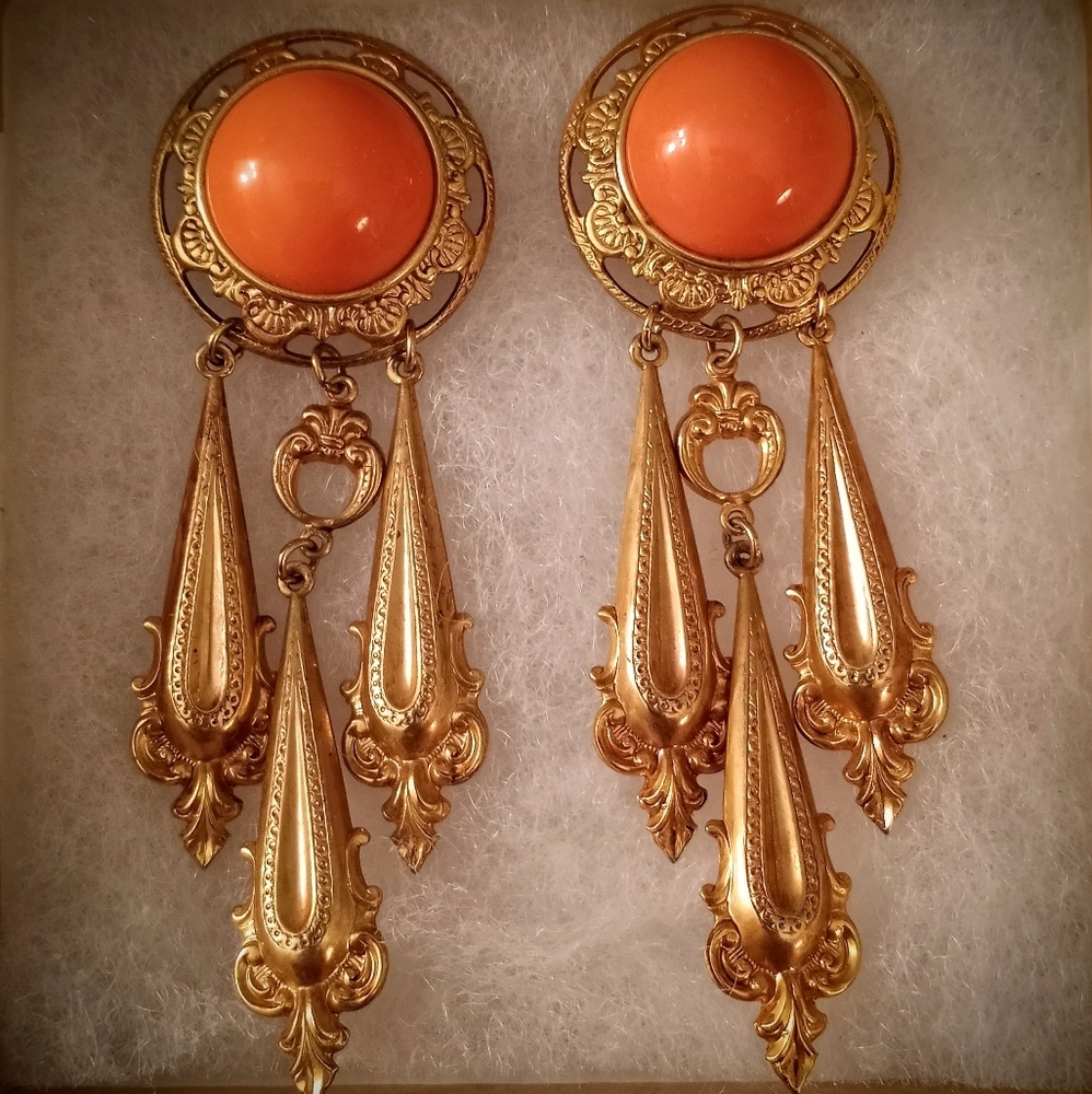 Vintage clip earrings exotic goldtone peach